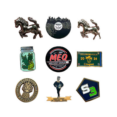 acheter Pins de lapelet personnalisés en métal noir teintés Impression UV Pins d'émail de dessin animé online manufacture