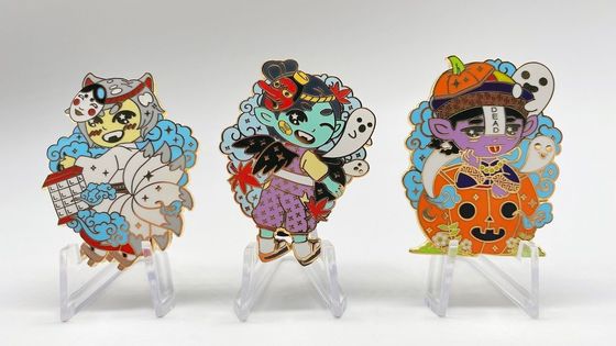 acheter Custom Soft Enamel Lapel Pins with Zinc Alloy Material and 2D/3D Design Options online manufacture