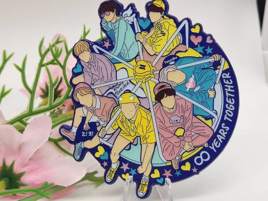 acheter Des broches personnalisées avec un design personnalisé, un revêtement en or/argent/cuivre et un processus d'émail doux/dur online manufacture