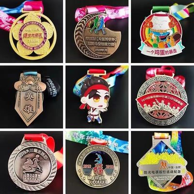 Médaille sportive en alliage de zinc sur mesure avec conception 3D en fonte sous pression et finition dorée