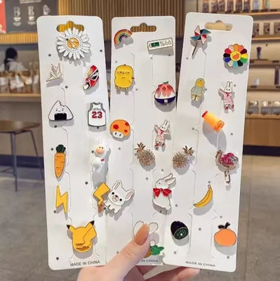 Un bon prix. Impression sérigraphique de logo personnalisé, badge en métal respectueux de l'environnement et épinglette émail en ligne