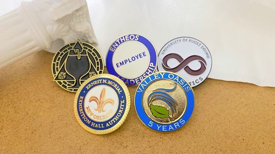 Pins métalliques ronds pour les vêtements