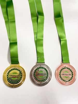 Un bon prix. Logo personnalisé 5K 10K Running Finisher Award Médaille de filature avec conception en émail 3D en ligne