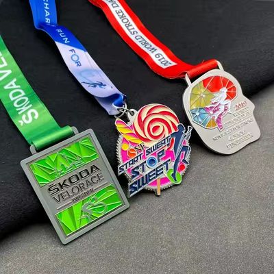Médaille de sport personnalisée en émail doux double face avec ruban personnalisé pour les événements en cours