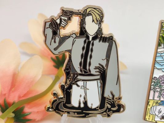 Un bon prix. 1.5 pouces émail doux lapel épingle personnalisé Zinc Alloy Metal Badge pour la marque en ligne