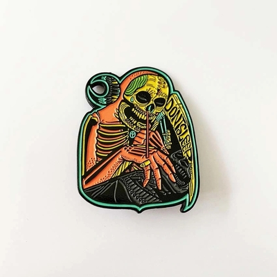 Fabrique de broches de haute qualité Conception personnalisée de votre propre métal émail doux dur épingle Lapel épingle équipée d'embrayage papillon