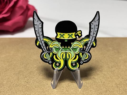 Épinglettes personnalisées en métal avec finition émail dur ou souple