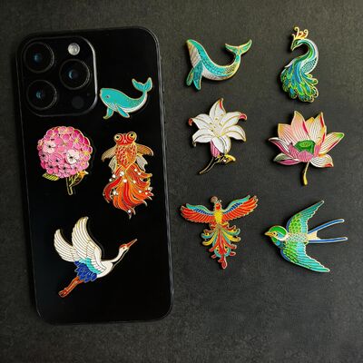 Un bon prix. Décorer votre téléphone: Autocollant métallique personnalisé ️ Design de badge de pendentif souvenir unique en ligne