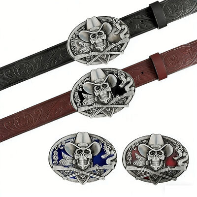 Une boucle de ceinture en alliage de zinc d'argent ancien avec des détails en émail doux et coloré.