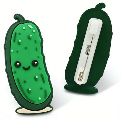 Un bon prix. Des broches d'émail dur / mou personnalisées avec des paillettes, une impression UV, un logo d'anime. en ligne